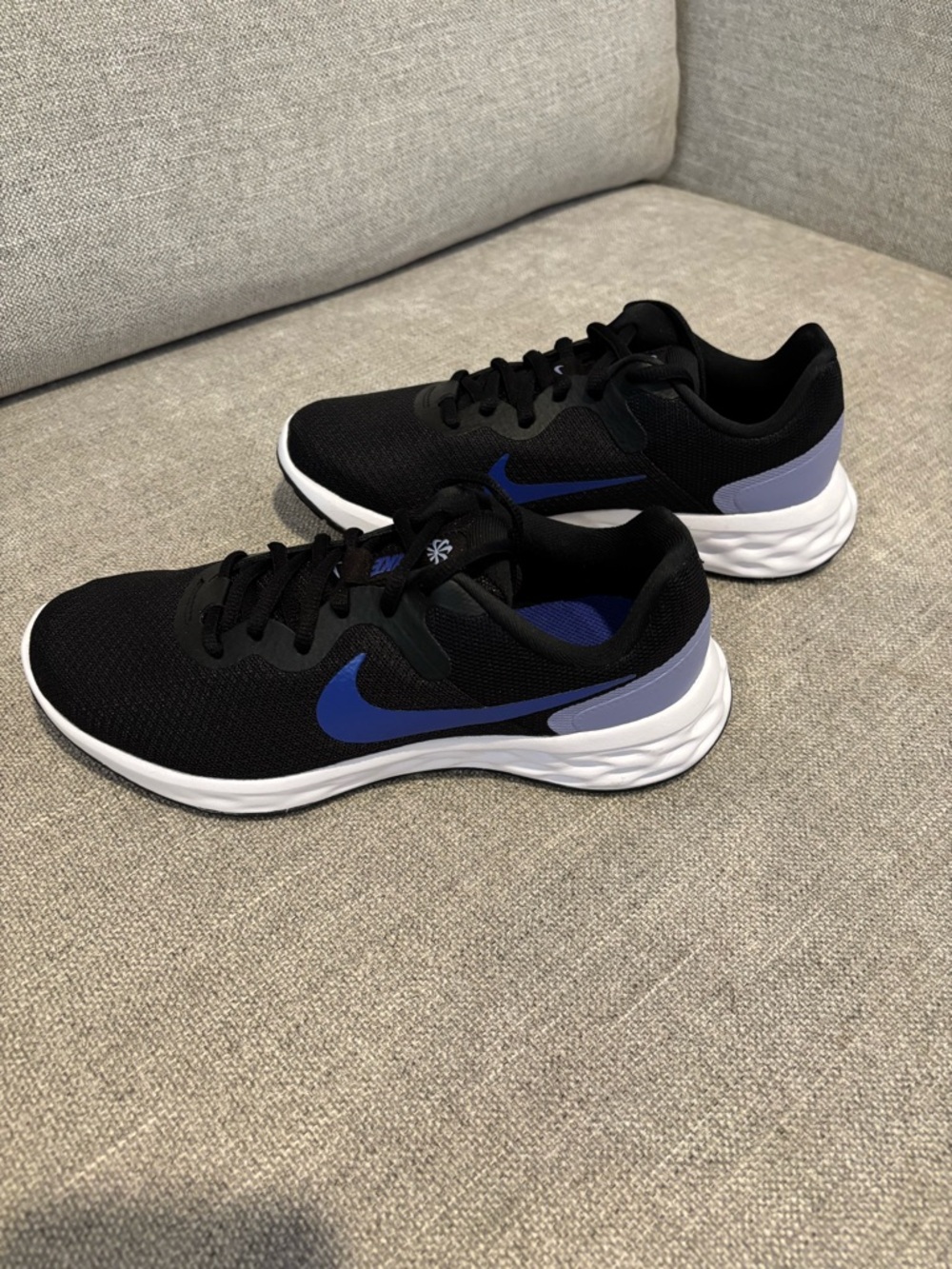 Nike Women’s Black & Blue Performance Running Sneakers